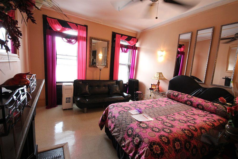 The International Cozy Gasthuis New York