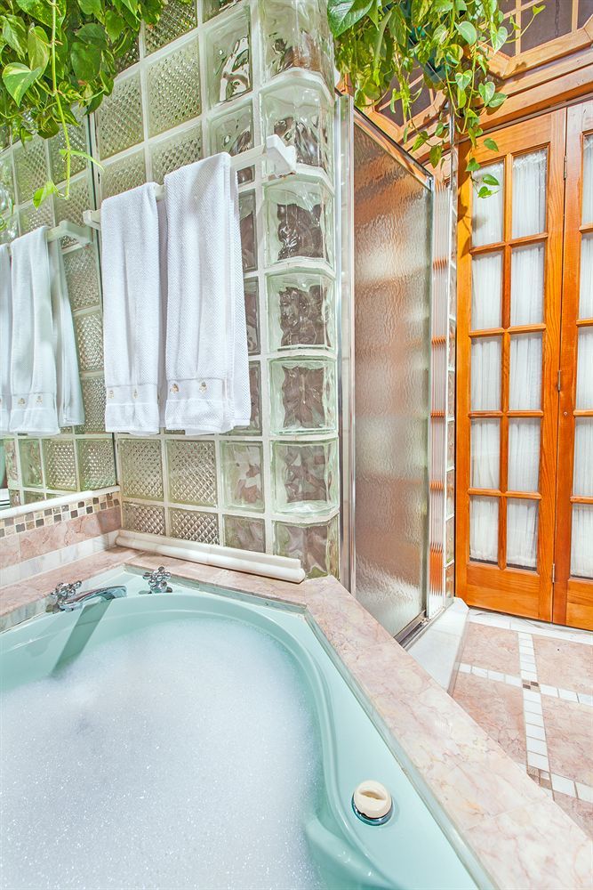 Gasthuis The International Cozy 3*